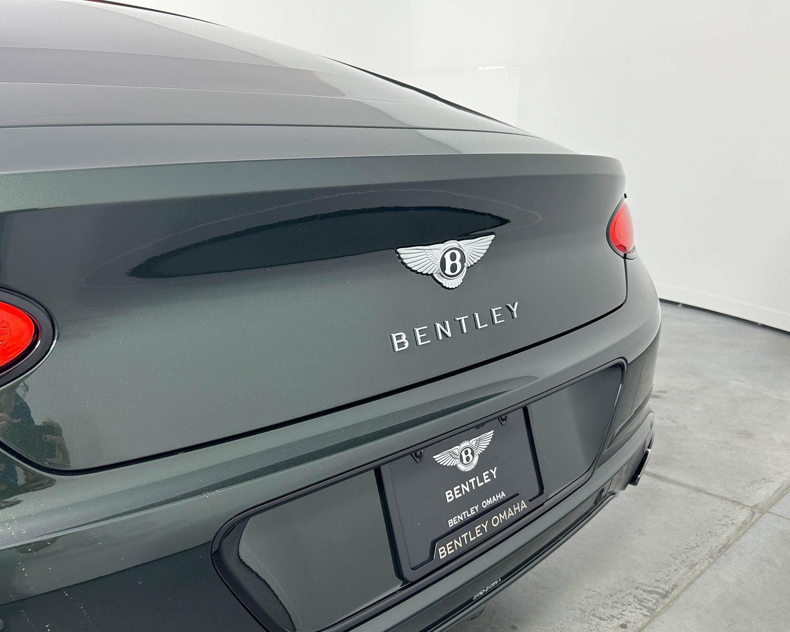 Used 2024 Bentley Continental GT V8 image 38