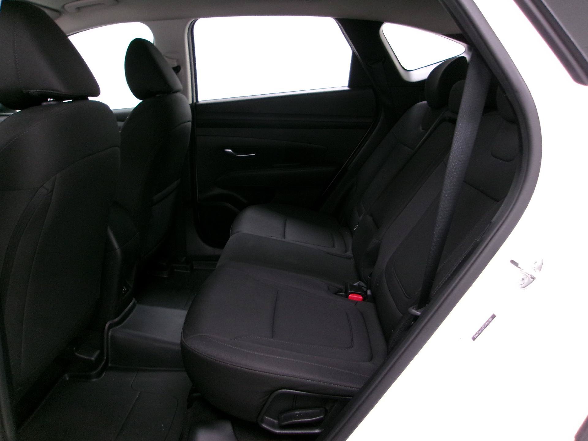 Used 2025 Hyundai Tucson SE AWD/4WD image 9