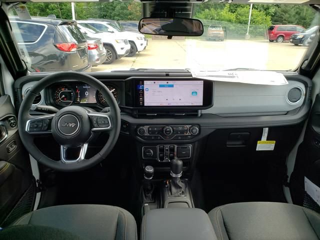 New 2025 Jeep Wrangler Unlimited Sahara AWD/4WD image 8