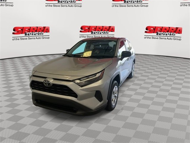 Used 2025 Toyota RAV4 LE image 4