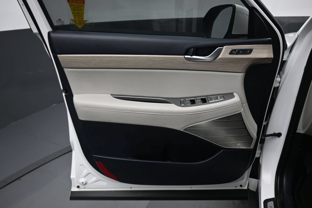 Used 2022 Hyundai Palisade Limited FWD image 9