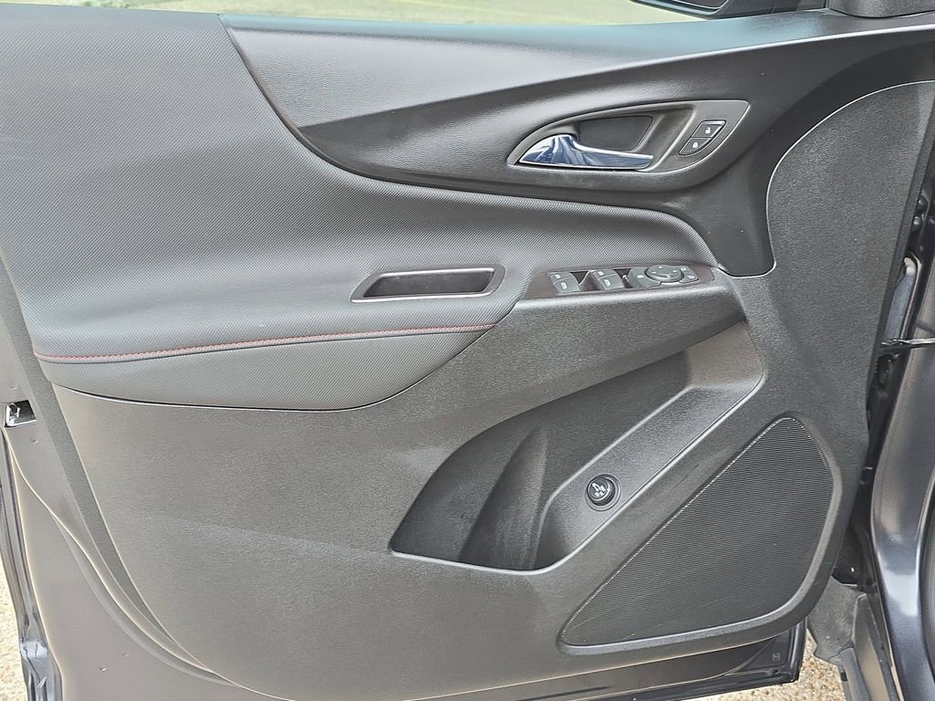 Used 2022 Chevrolet Equinox RS w/ Infotainment Package FWD image 26