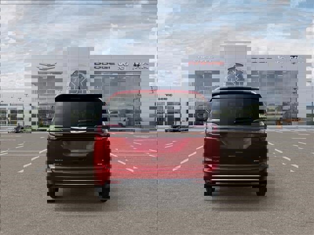 New 2026 Chrysler Pacifica Select image 7