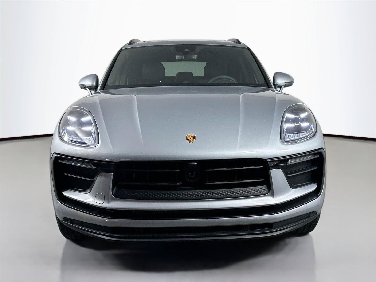Certified 2026 Porsche Macan Turbo AWD/4WD image 10