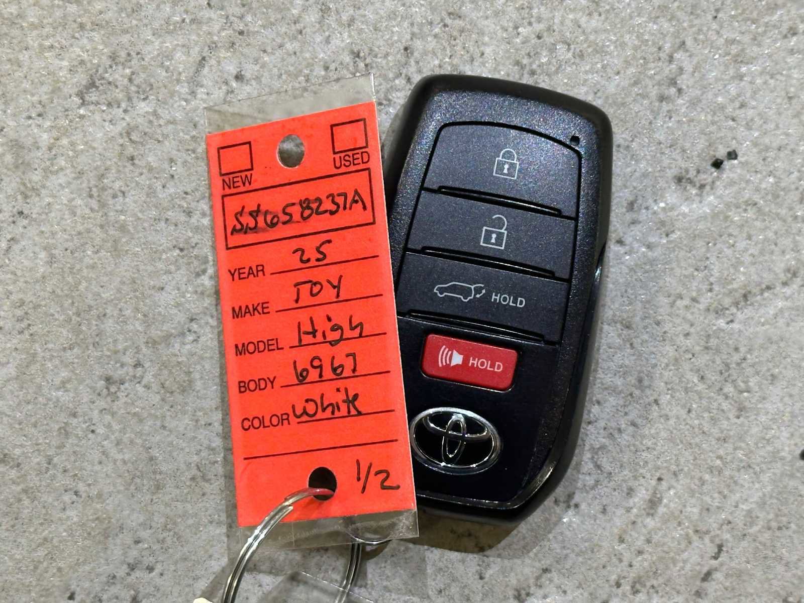 Certified 2025 Toyota Highlander Platinum image 33