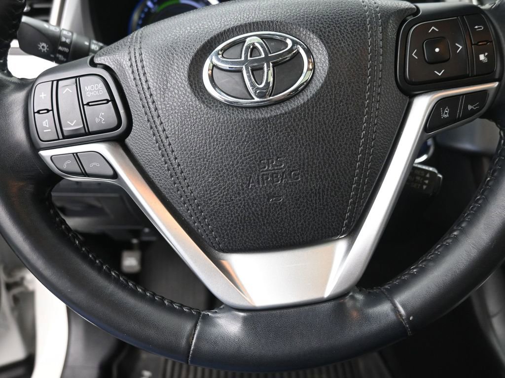 Used 2018 Toyota Highlander XLE image 16