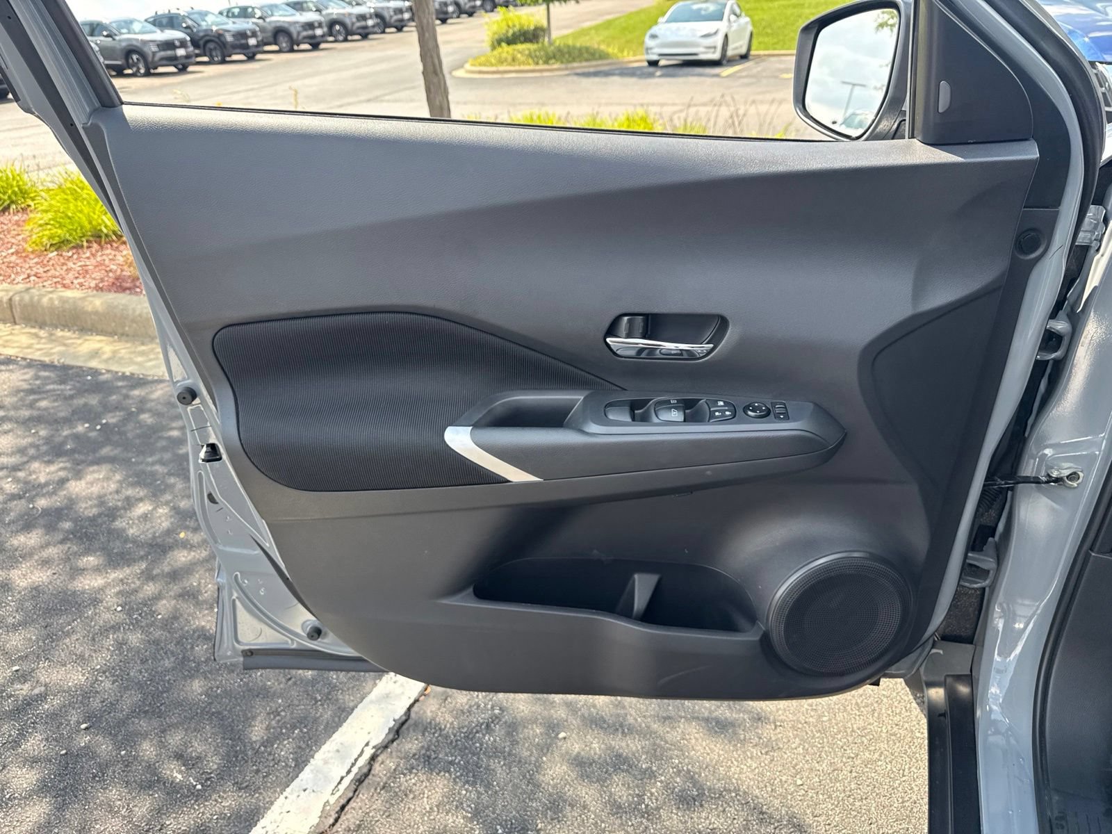 Used 2023 Nissan Kicks SV w/ Interior Electronics Package FWD image 13