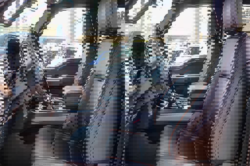 New 2025 Ford F150 Lariat w/ Equipment Group 501A Mid image 17