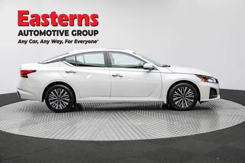 Used 2024 Nissan Altima 2.5 SV w/ SV Premium Package AWD/4WD image 6