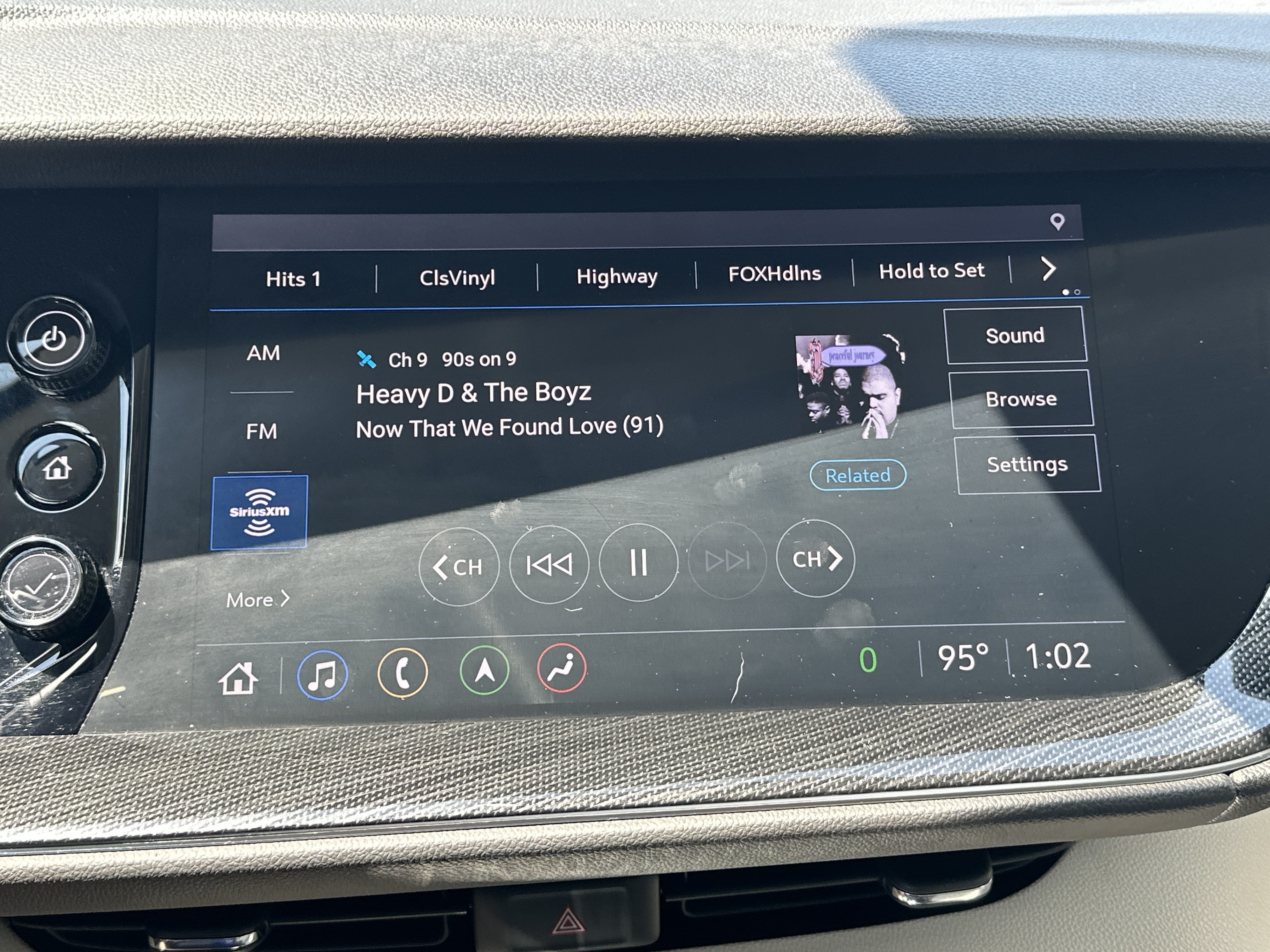 Used 2021 Buick Envision Essence w/ Technology Package I FWD image 26