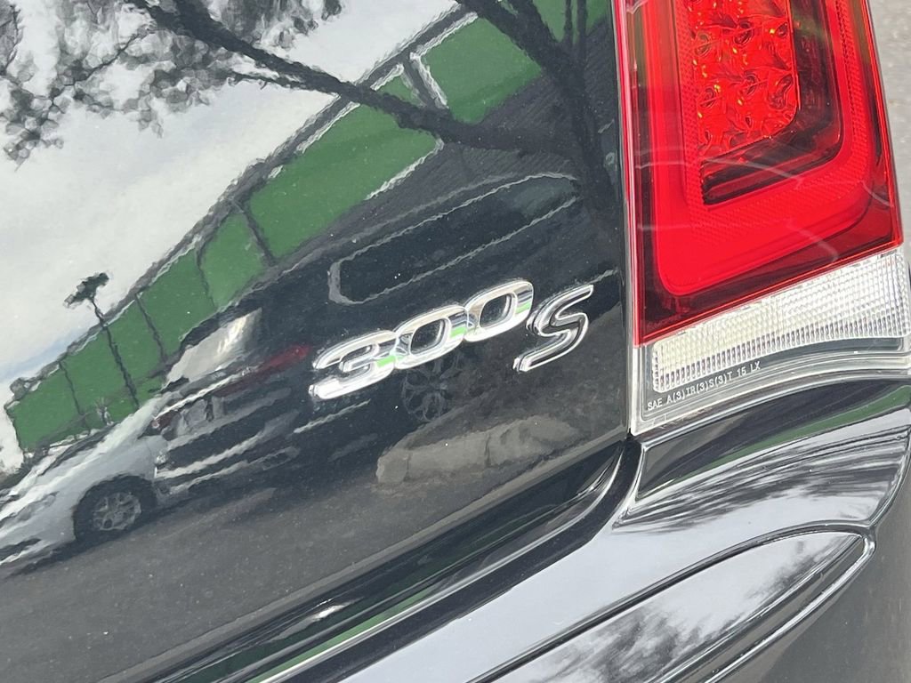 Used 2017 Chrysler 300 S w/ 300S Premium Group image 8