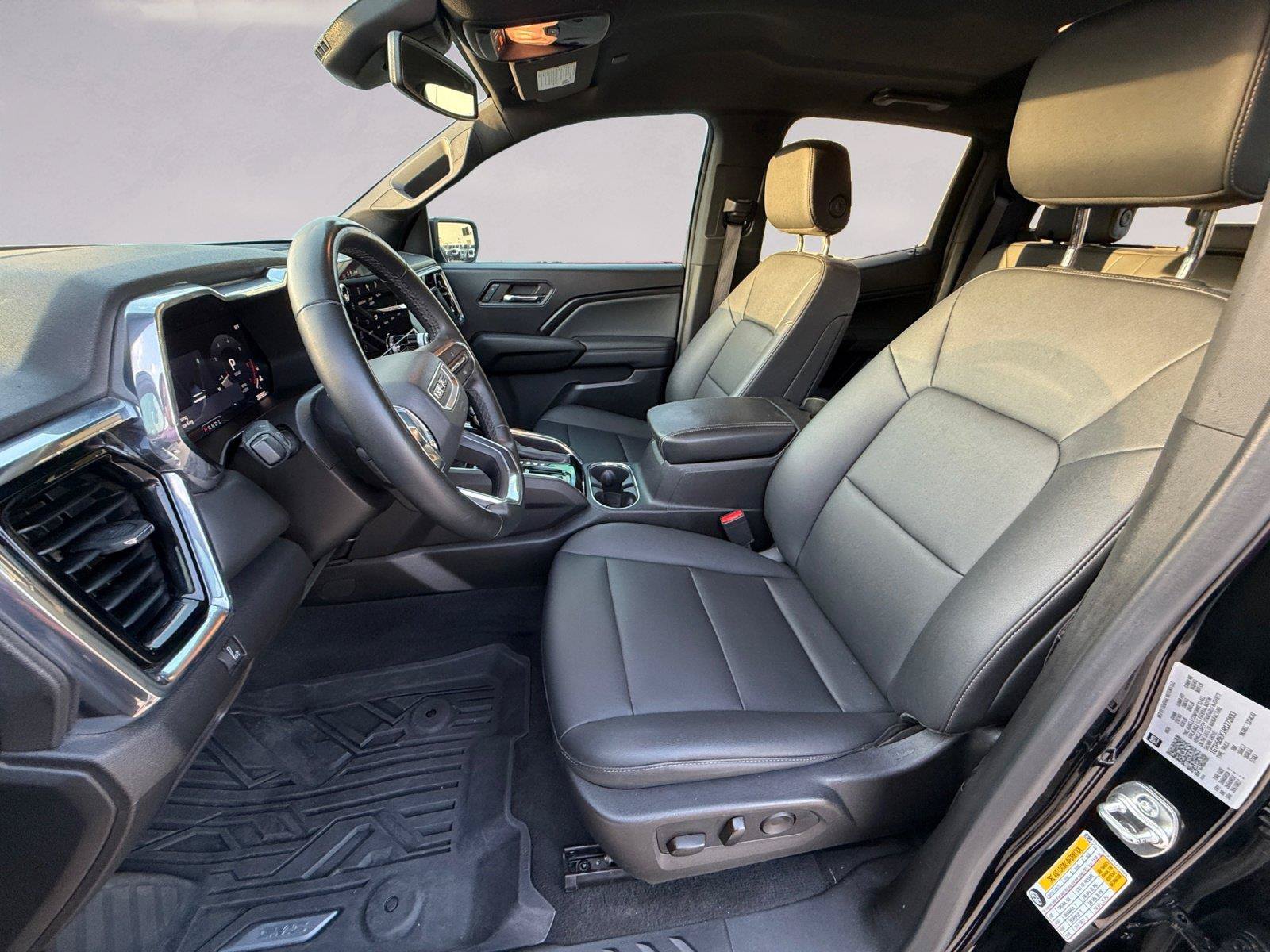 Used 2024 GMC Canyon Elevation w/ Elevation Premium Package RWD image 9