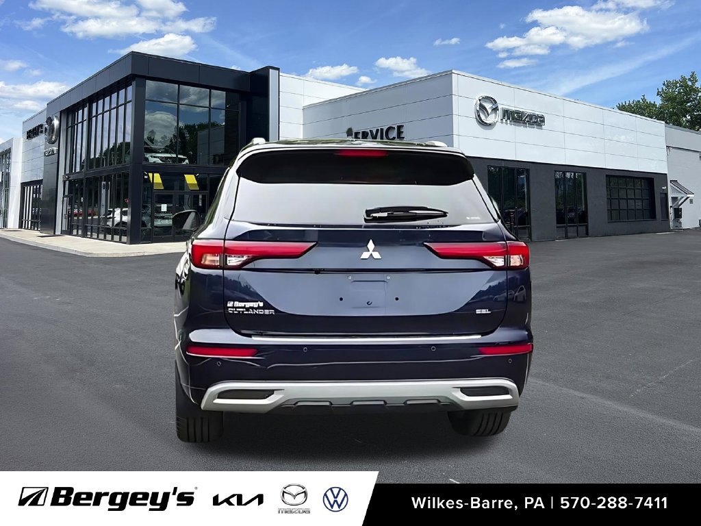Used 2023 Mitsubishi Outlander SEL AWD/4WD image 9