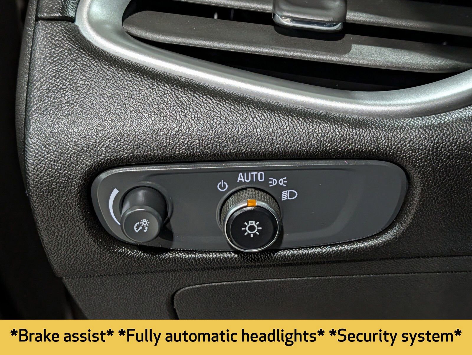 Used 2023 Chevrolet Malibu LT image 11