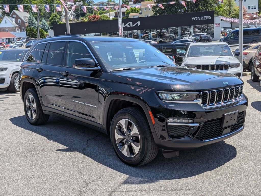 Used 2023 Jeep Grand Cherokee 4WD 4xe image 4