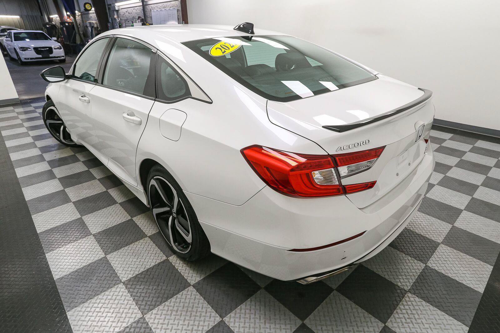 Used 2021 Honda Accord Sport image 9