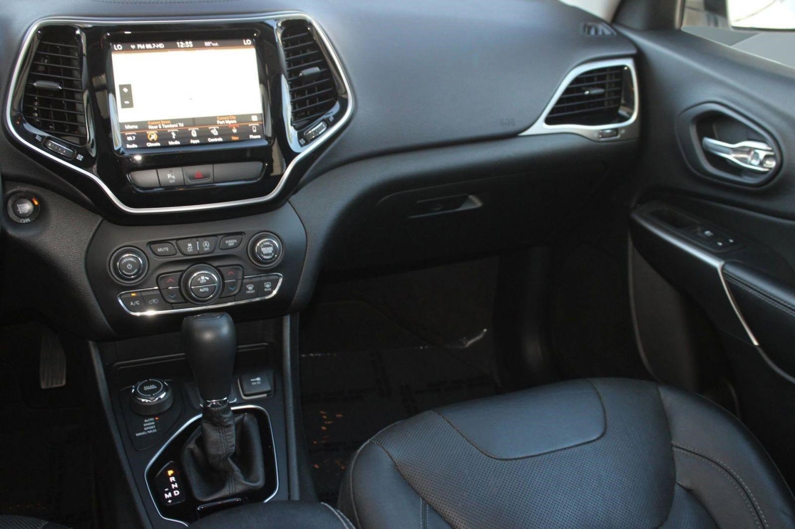 Used 2019 Jeep Cherokee Limited w/ Trailer Tow Group image 31