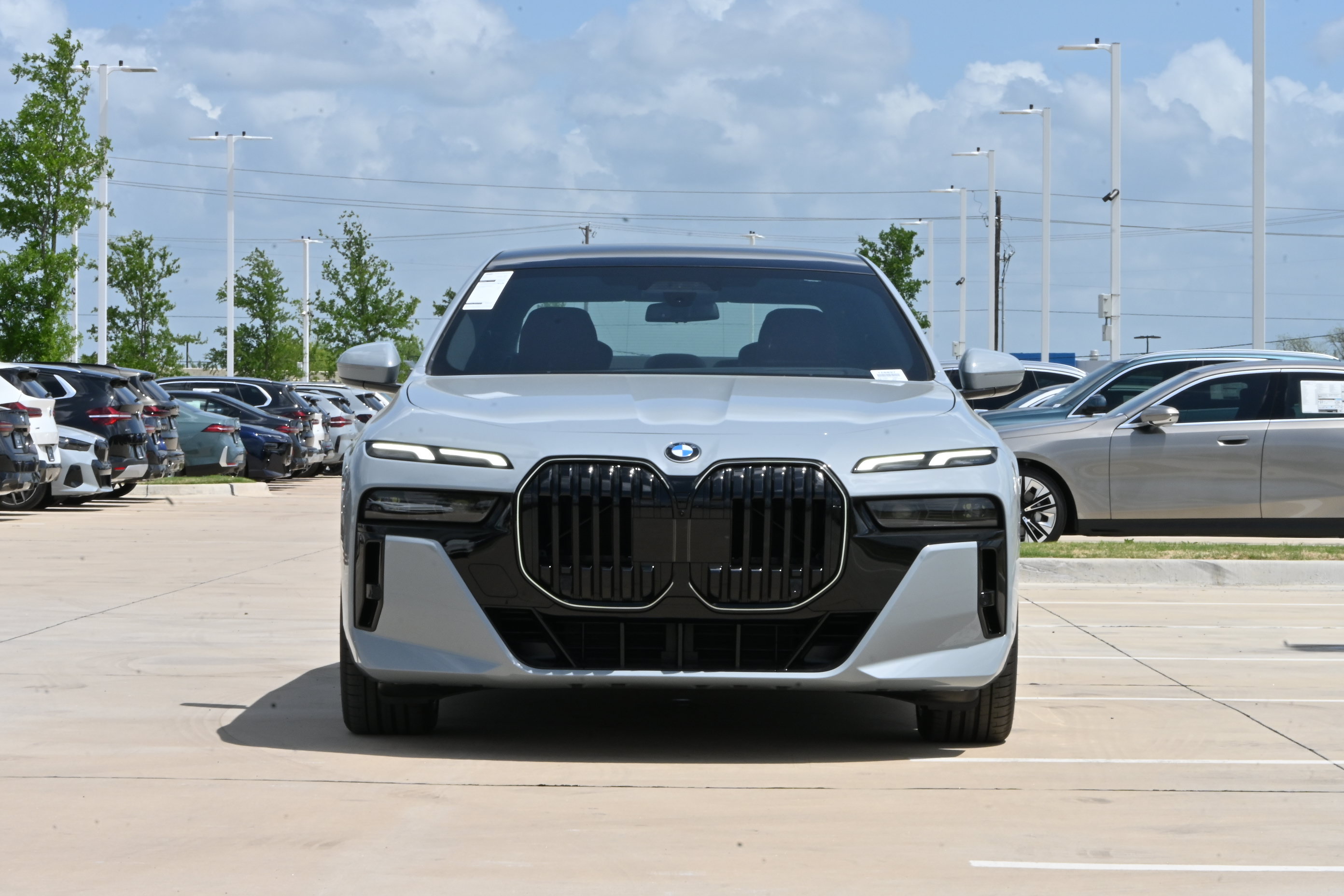 Used 2026 BMW 740i RWD image 2