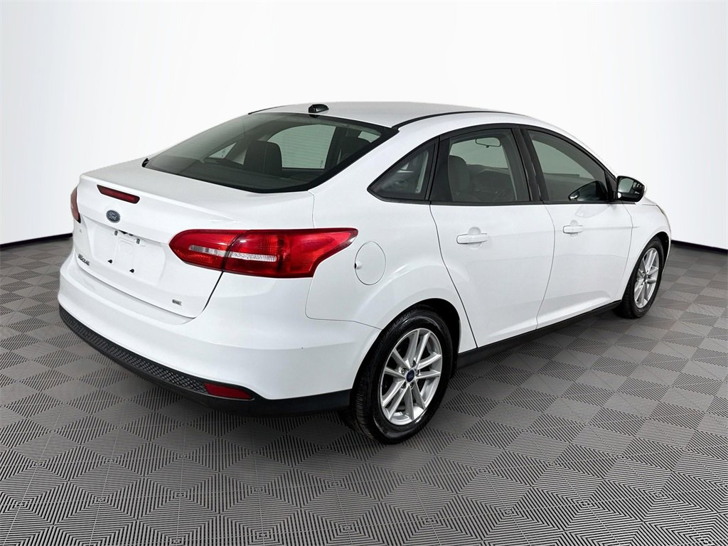 Used 2017 Ford Focus SE w/ Cold Weather Package image 8