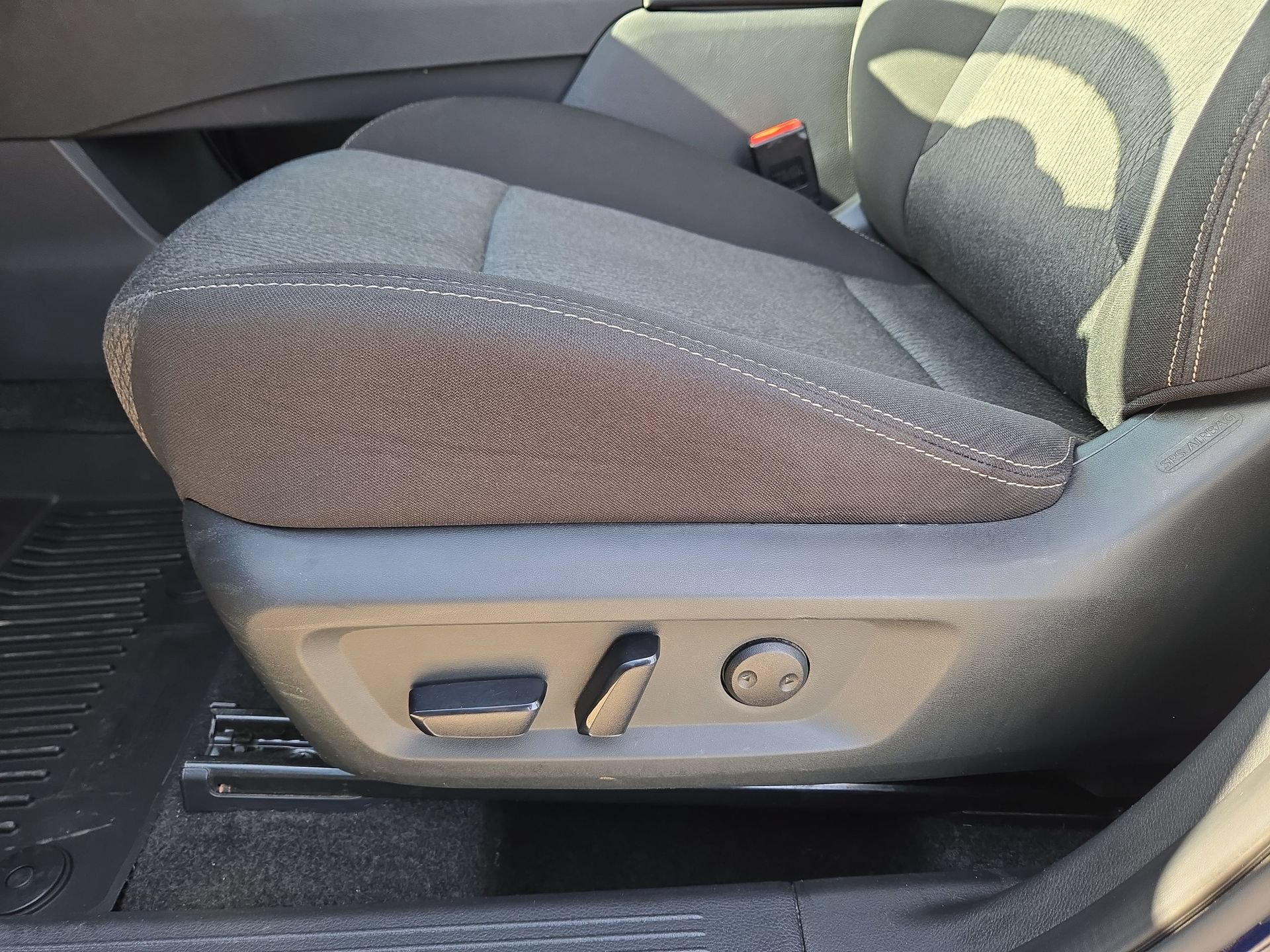 Used 2024 Nissan Rogue SV AWD/4WD image 17