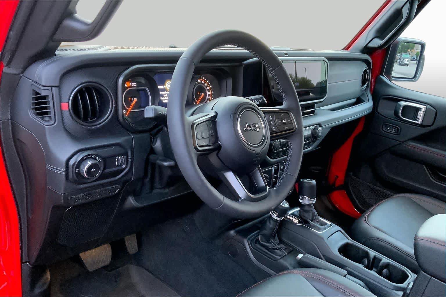Used 2026 Jeep Wrangler Unlimited Rubicon AWD/4WD image 16