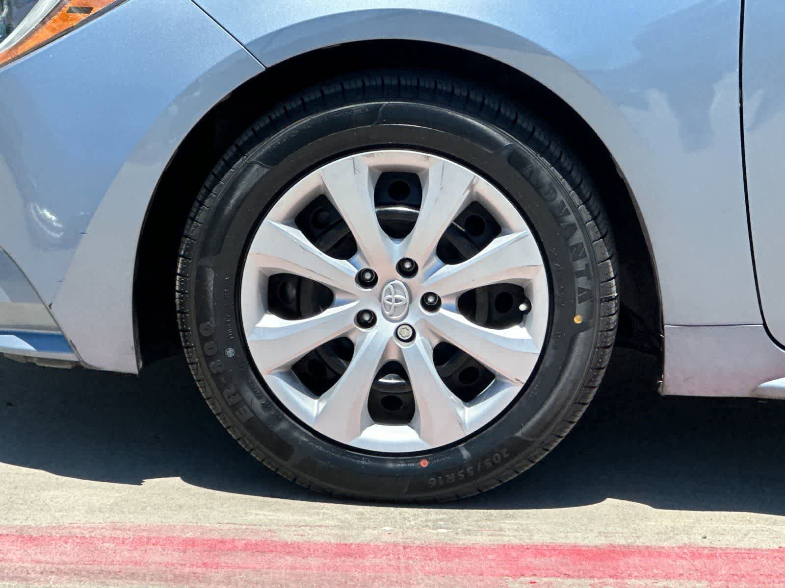 Used 2021 Toyota Corolla LE FWD image 25