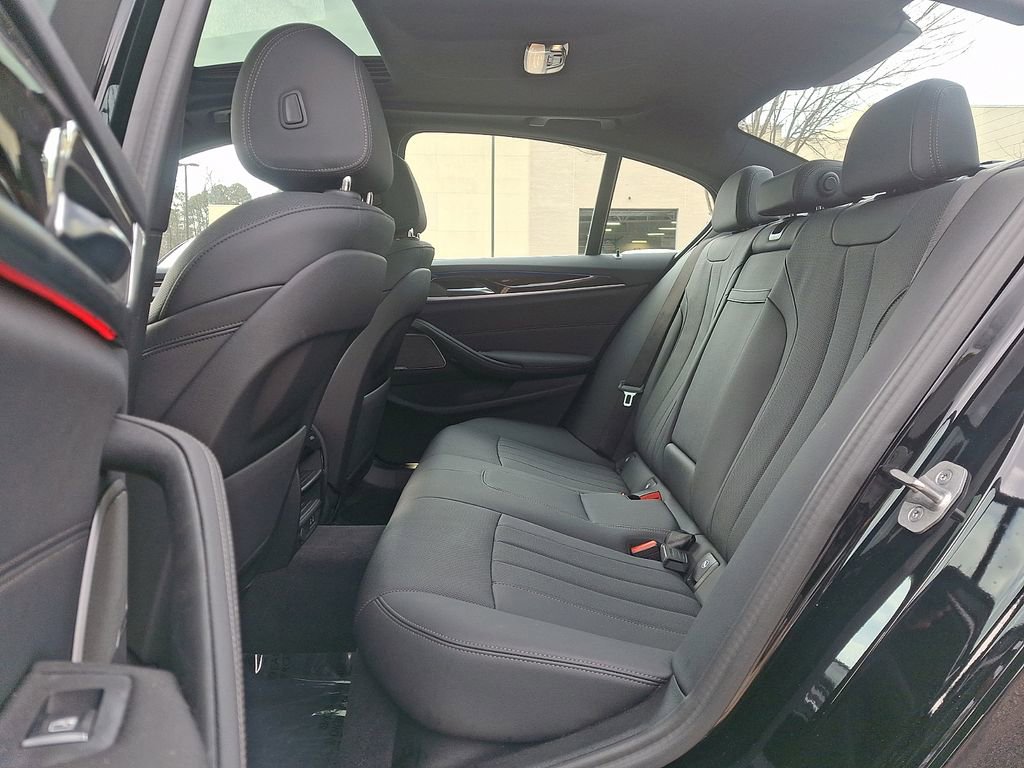 Used 2023 BMW 530i w/ Premium Package image 9