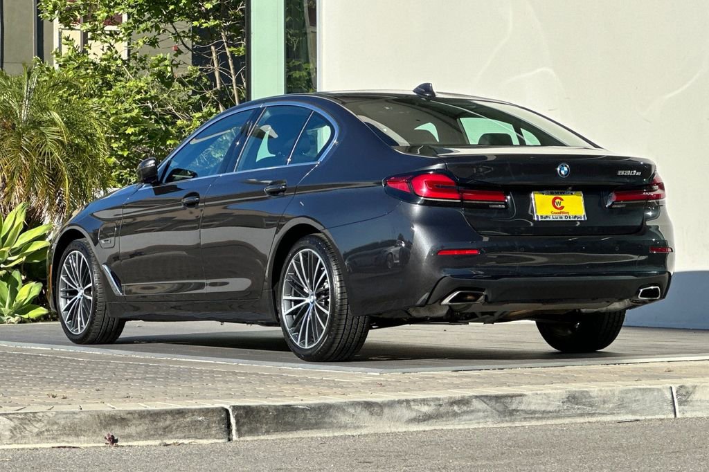 Used 2023 BMW 530e w/ Convenience Package image 5