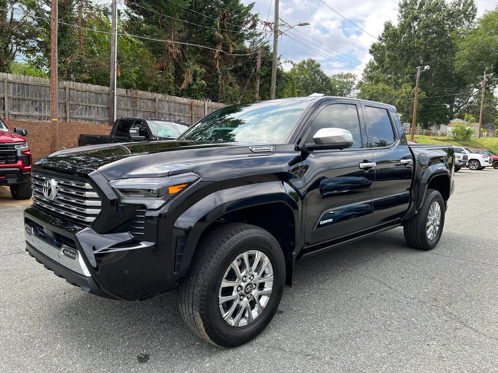 Used 2025 Toyota Tacoma Limited AWD/4WD image 19