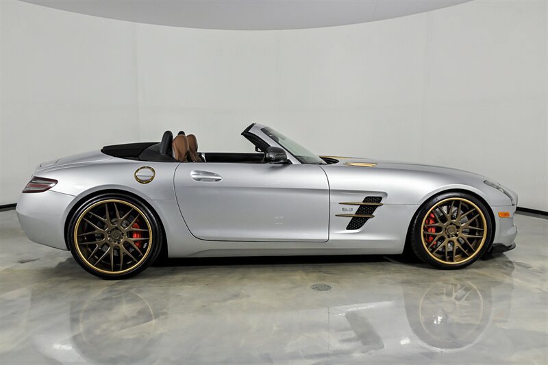 Used 2012 Mercedes-Benz SLS AMG Roadster image 10