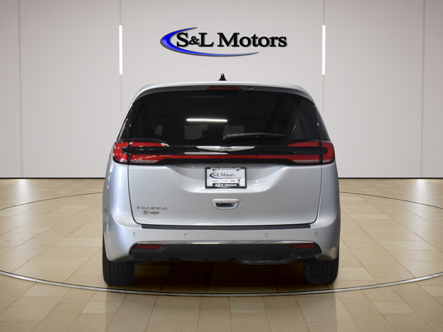 Certified 2024 Chrysler Pacifica Touring-L FWD image 7