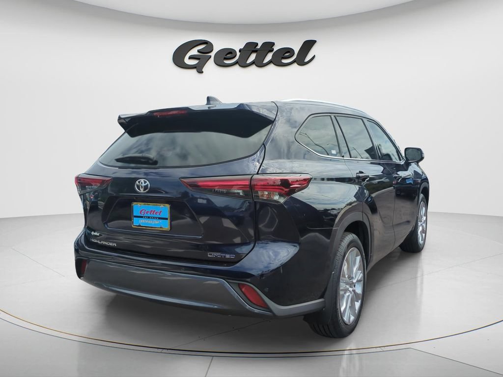 Used 2024 Toyota Highlander Limited FWD image 6