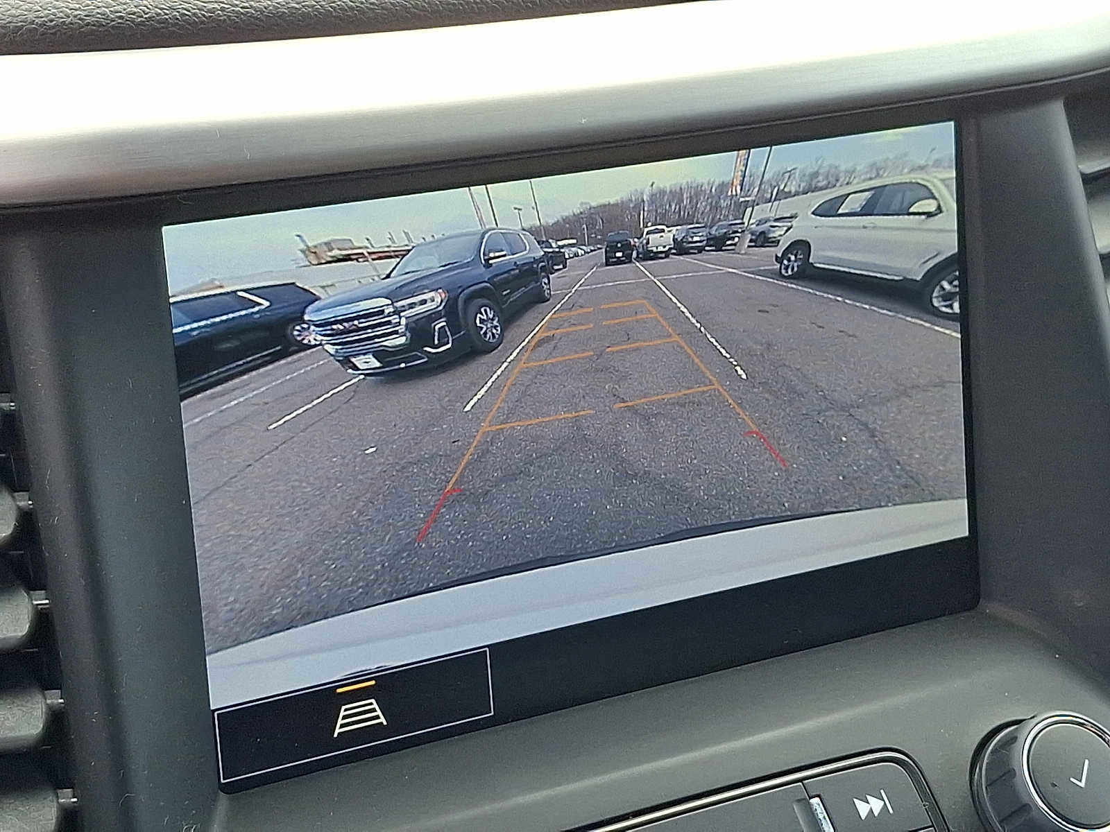 Used 2023 GMC Acadia SLE w/ Driver Convenience Package image 17