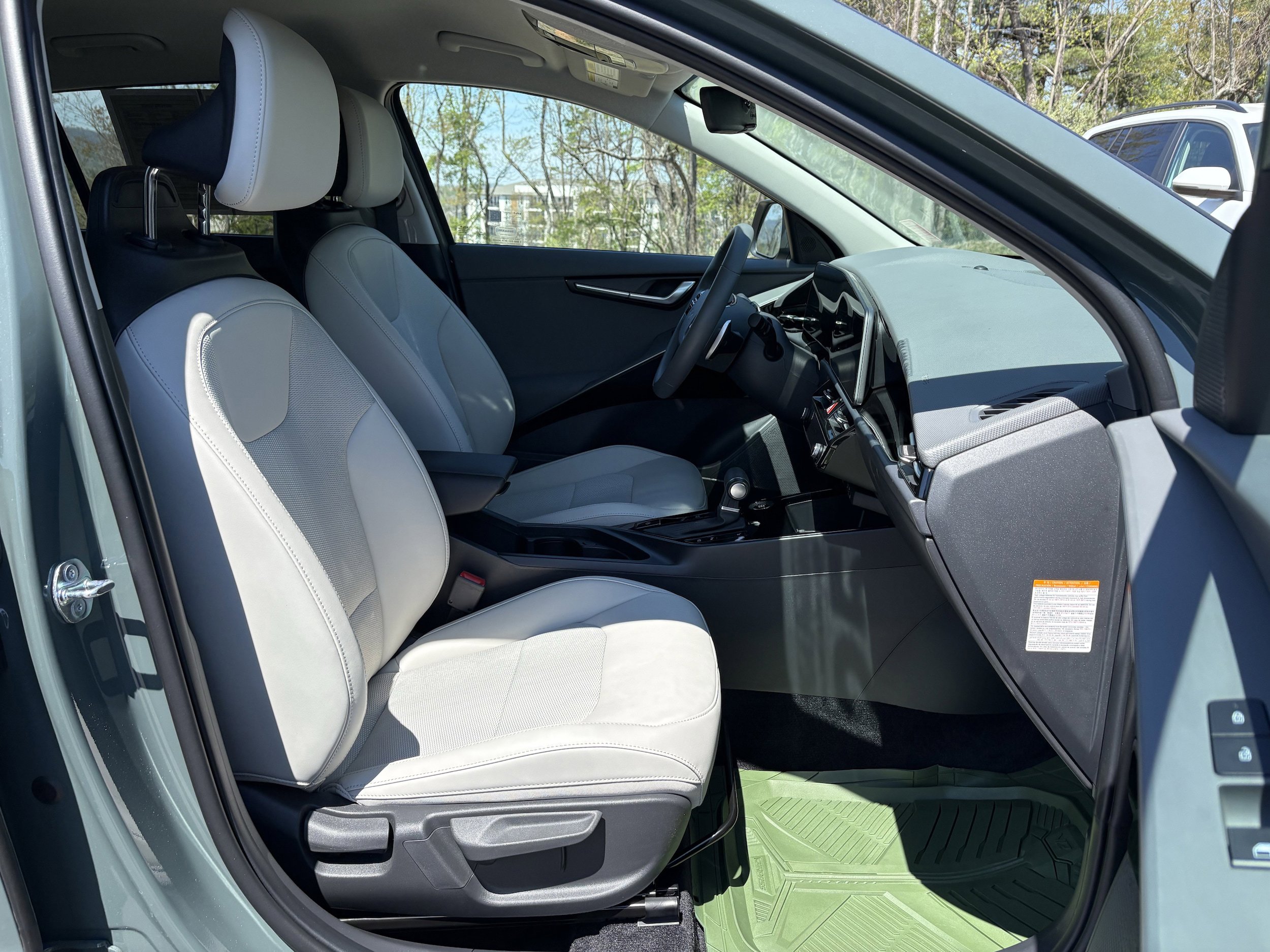 Used 2025 Kia Niro EX FWD image 29