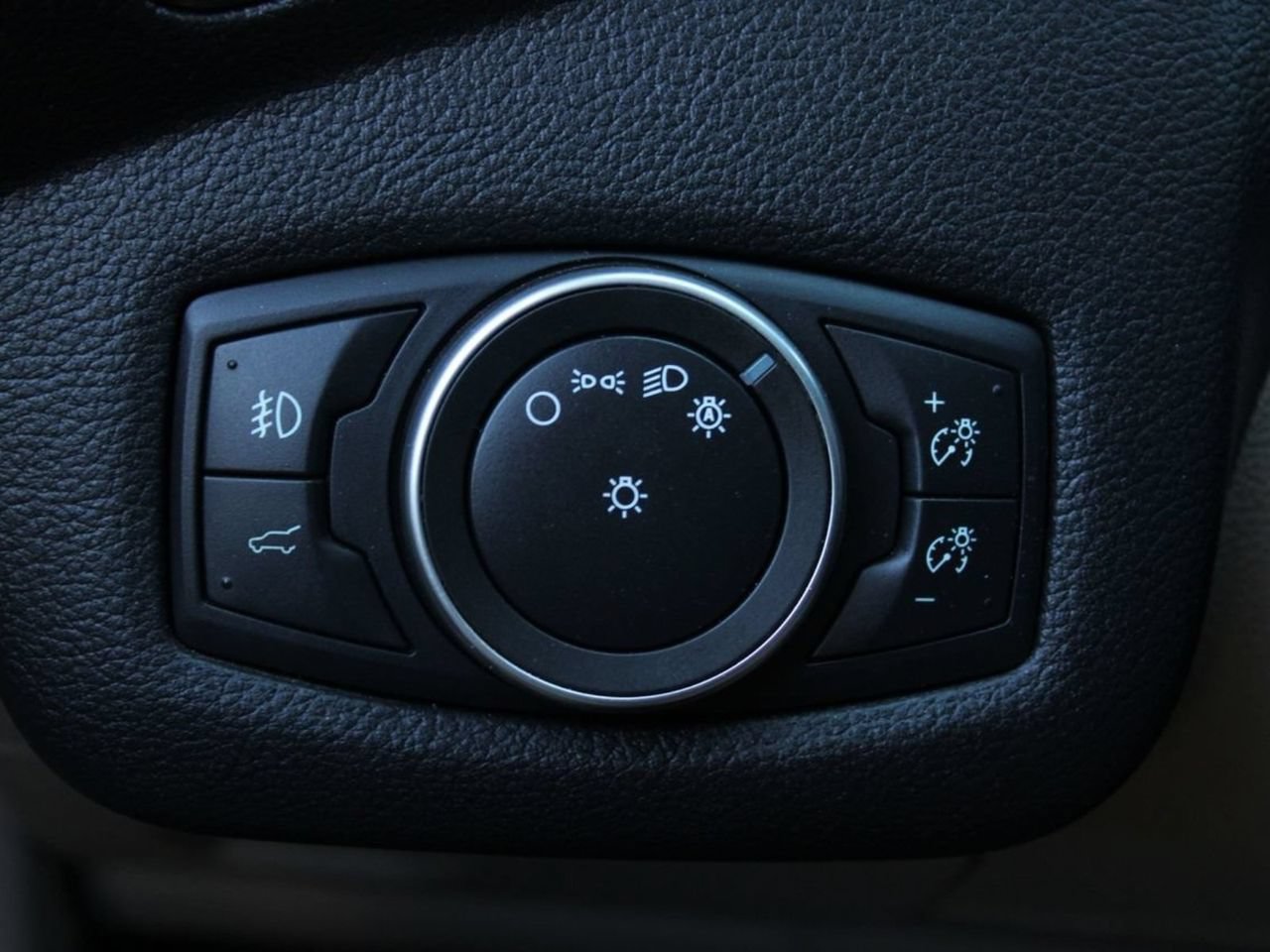 Used 2019 Ford Escape Titanium FWD image 38