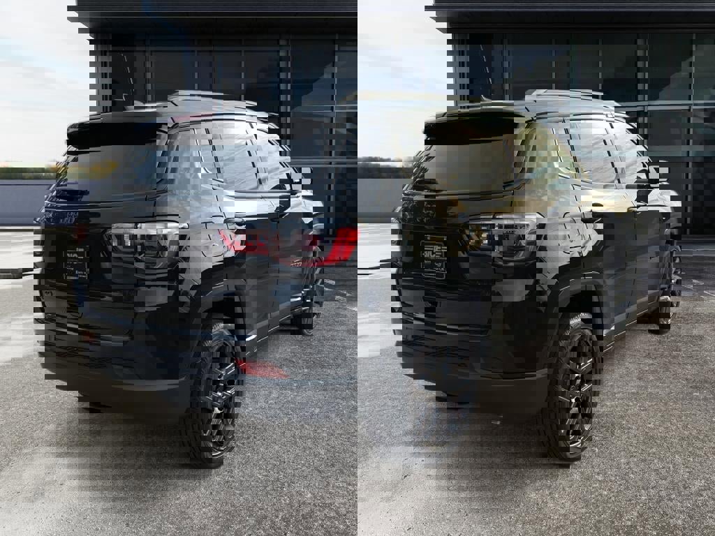 New 2026 Jeep Compass Latitude image 6