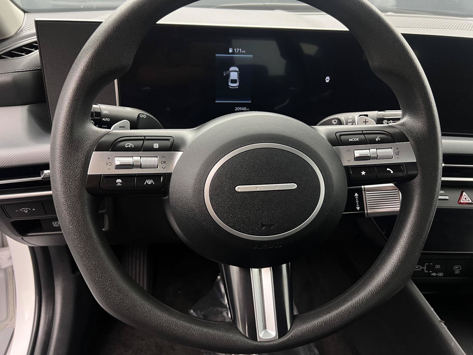Used 2025 Hyundai Sonata SEL FWD image 6