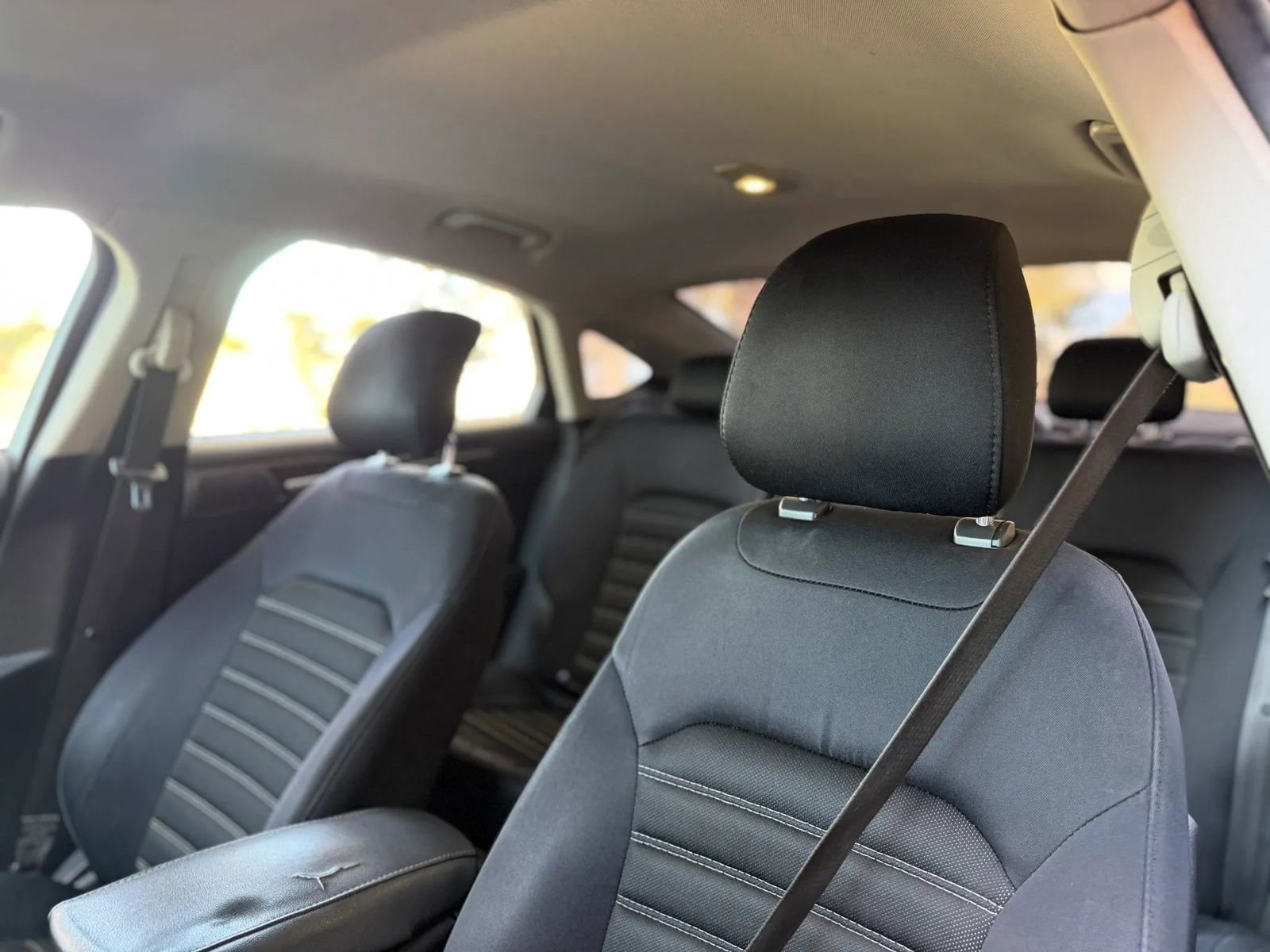 Used 2014 Ford Fusion SE FWD image 9