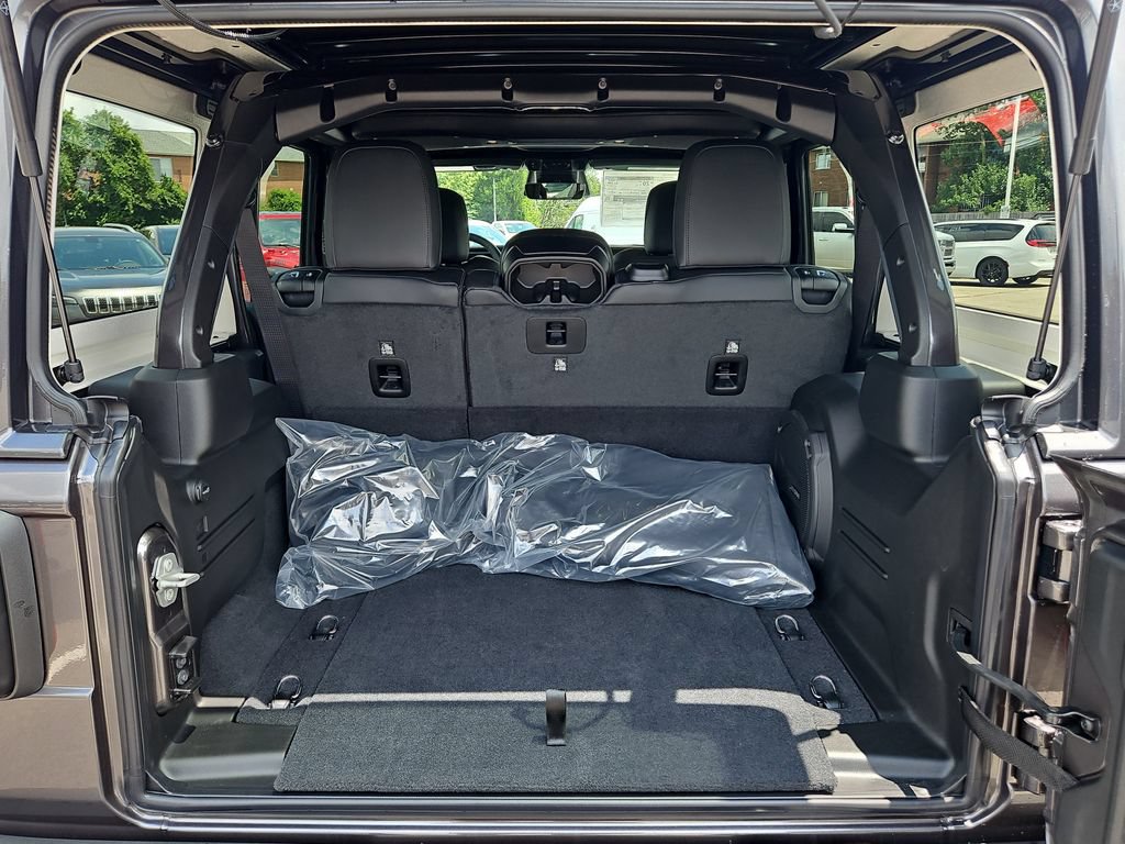 New 2026 Jeep Wrangler Unlimited Rubicon AWD/4WD image 6