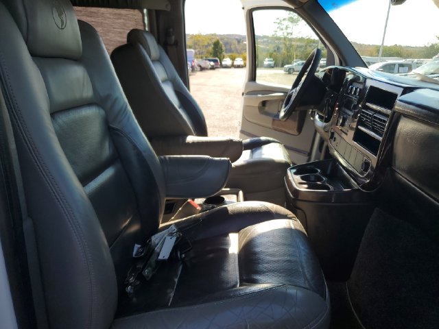 Used 2010 Chevrolet Express 3500 LT w/ LT Preferred Equipment Group RWD image 14