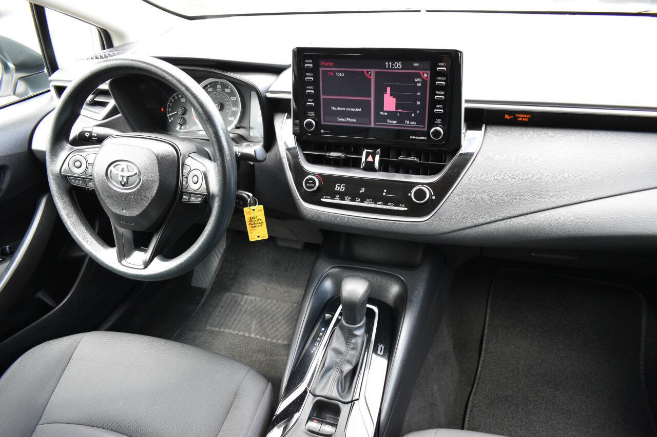 Used 2021 Toyota Corolla LE image 26