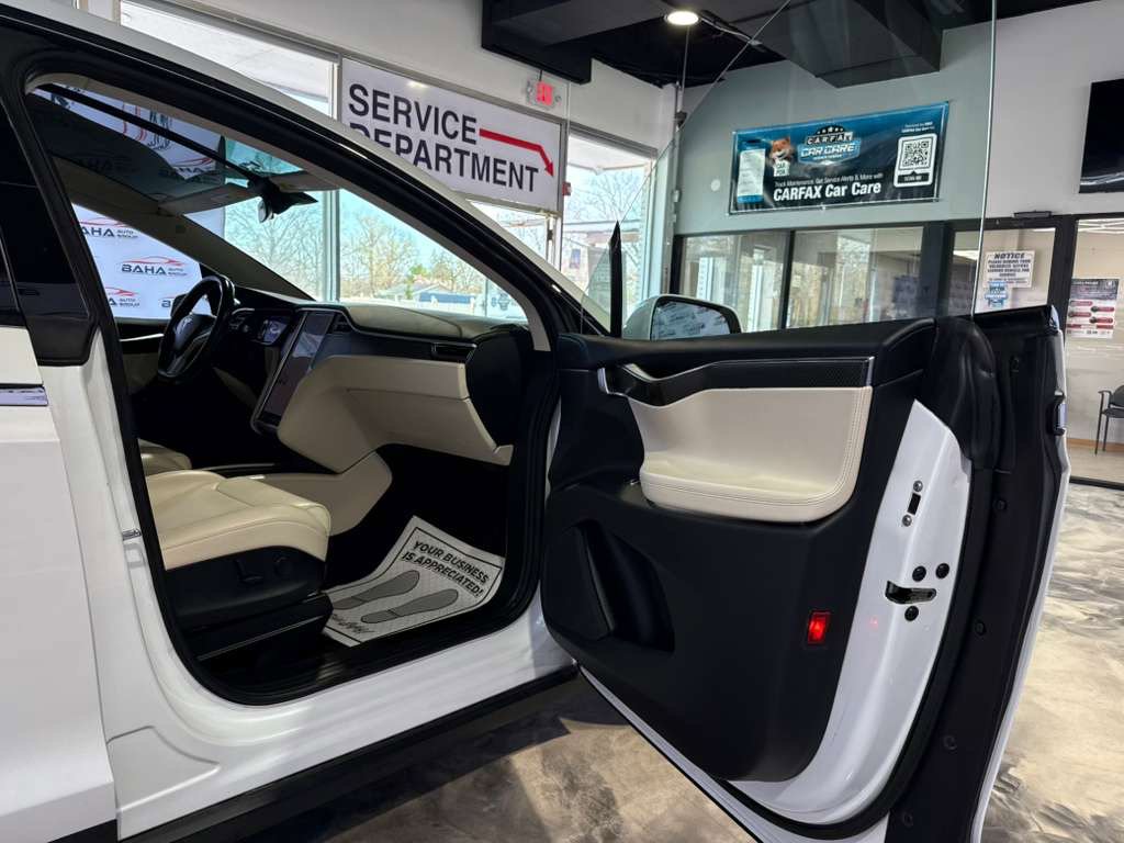 Used 2017 Tesla Model X 75D AWD/4WD image 54