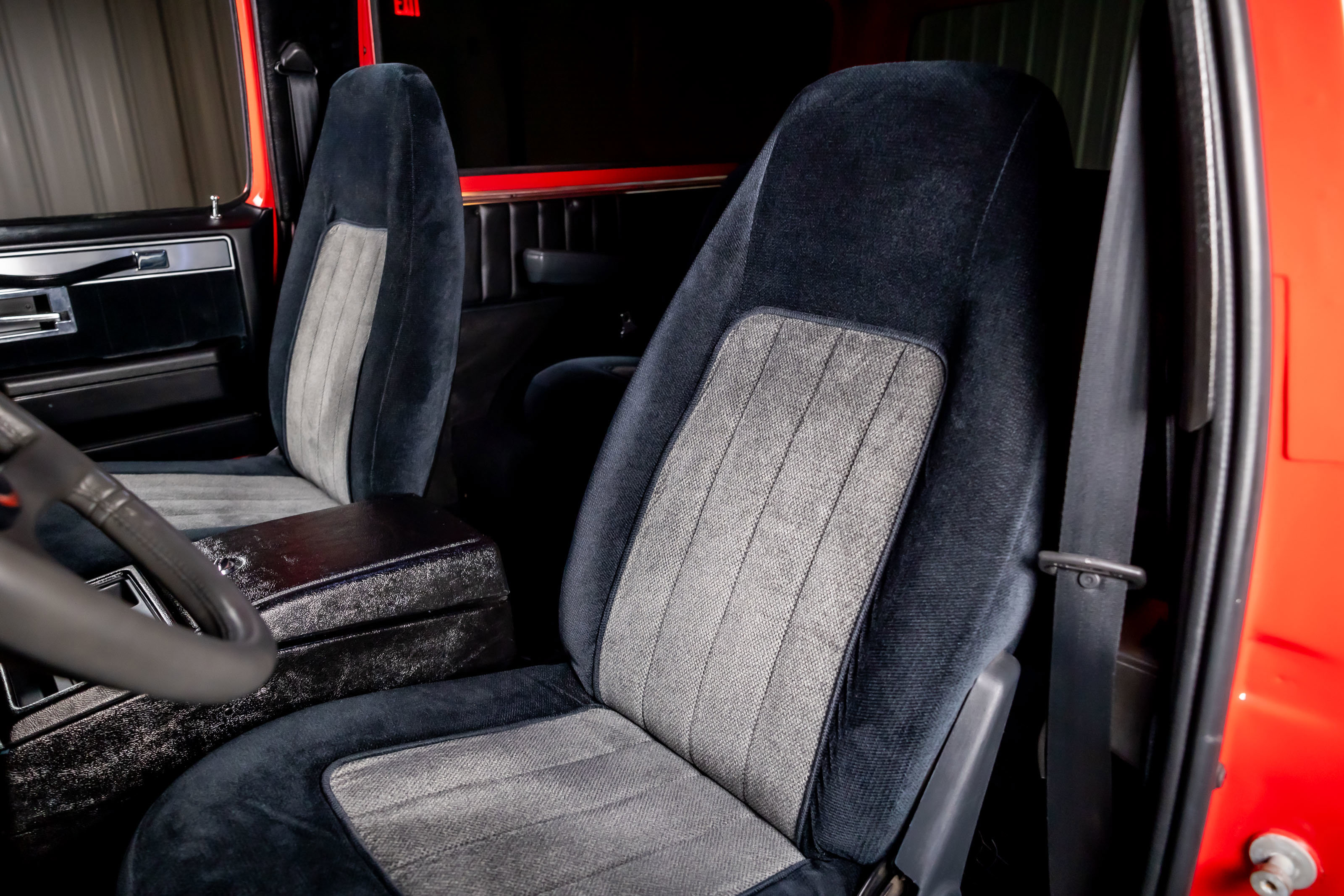Used 1989 GMC Jimmy 4WD image 4