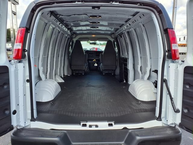 New 2026 Chevrolet Express 3500 Extended w/ Driver Convenience Package RWD image 5