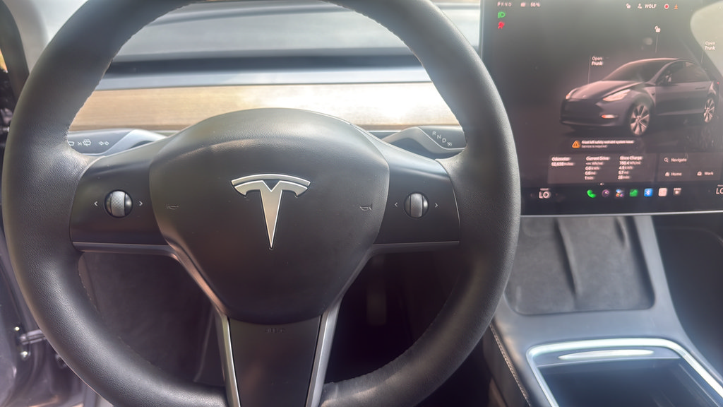 Used 2023 Tesla Model Y AWD image 14