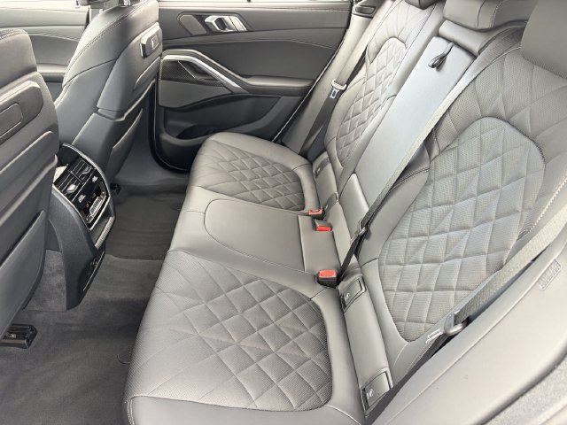 Used 2026 BMW X6 M60i AWD/4WD image 18
