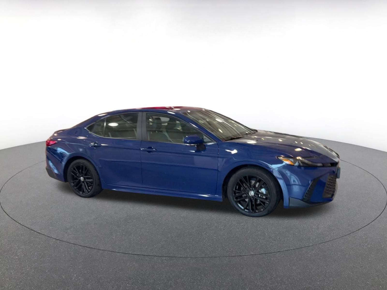 Used 2025 Toyota Camry SE video 2