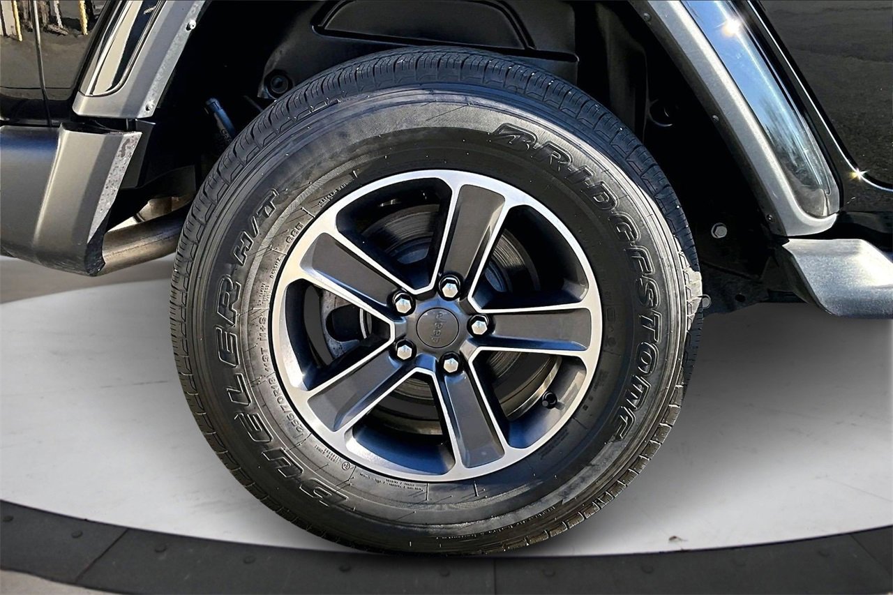 Certified 2023 Jeep Wrangler Sahara w/ Safety Group image 35