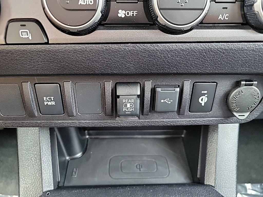 Used 2021 Toyota Tacoma TRD Off-Road AWD/4WD image 29