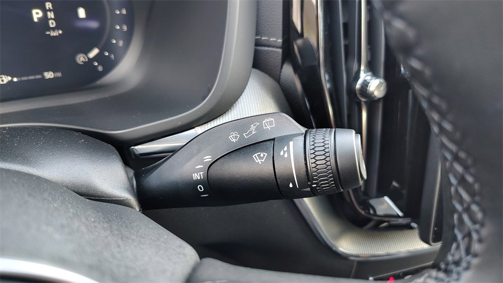 New 2026 Volvo XC60 B5 Ultra w/ Climate Package image 18